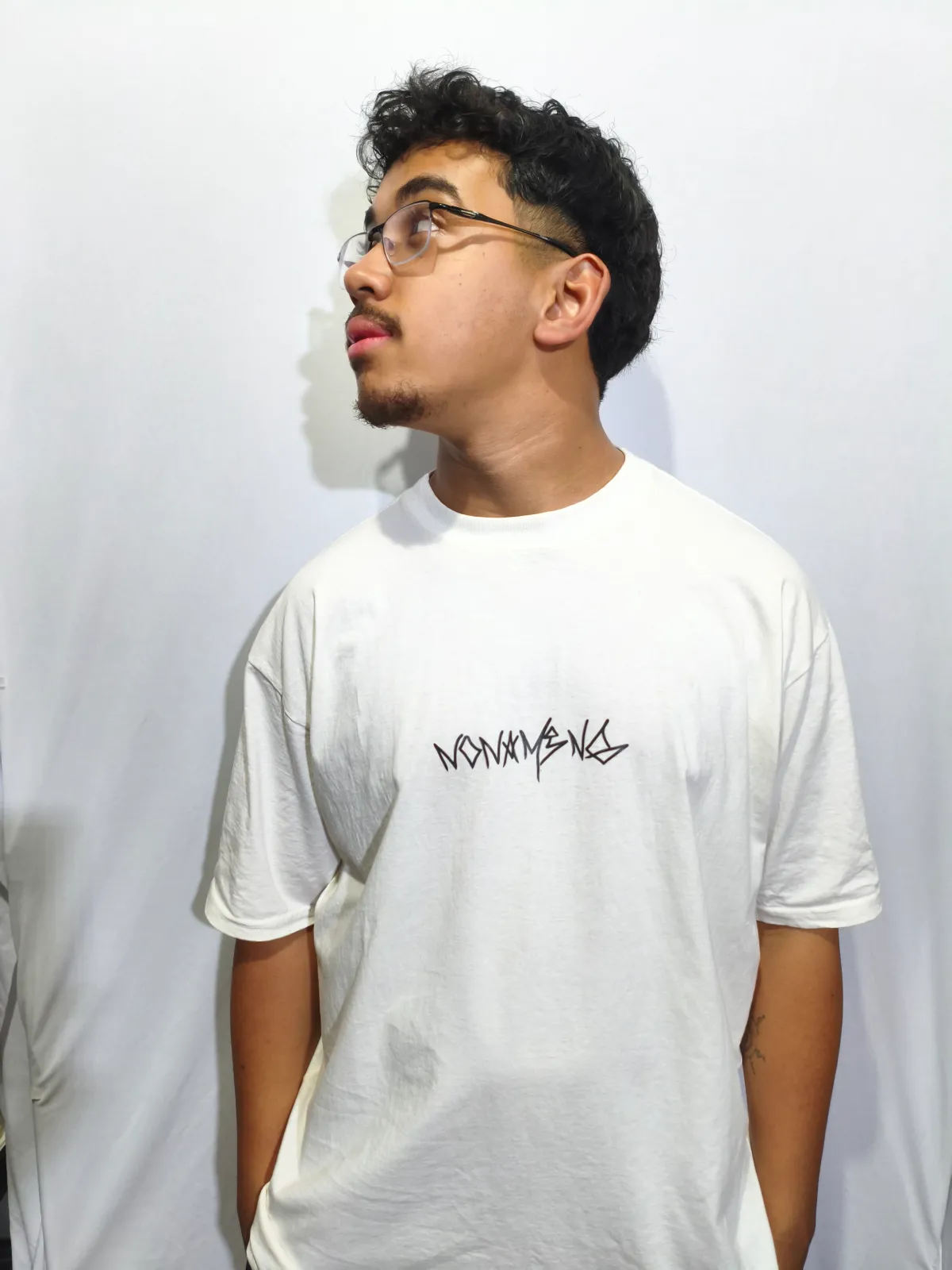 Off-Grid / off-white 