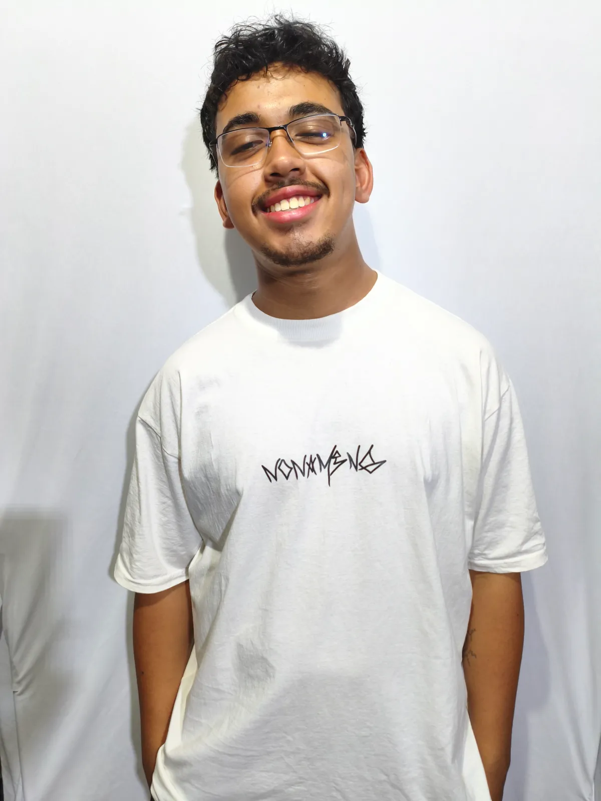 Off-Grid / off-white 