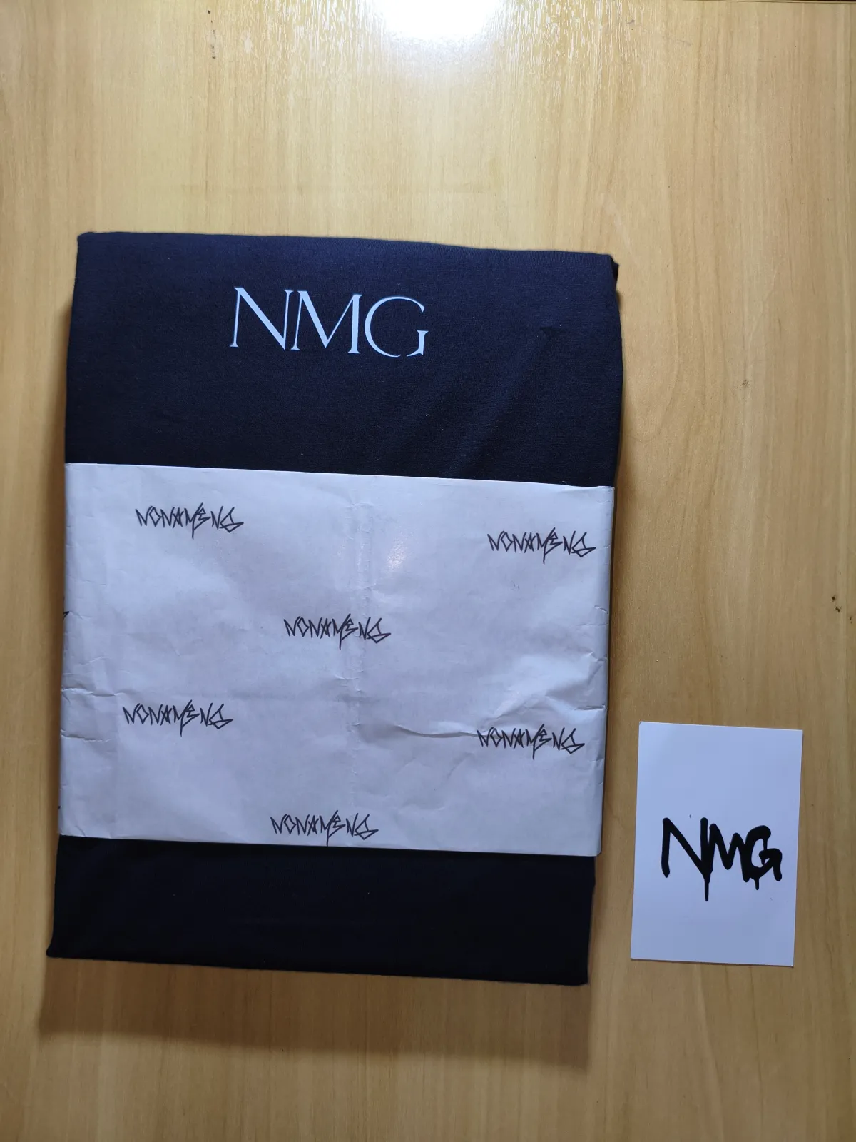 T-SHIRT NMG / preta