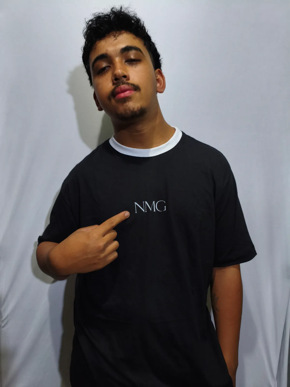 T-SHIRT NMG / preta